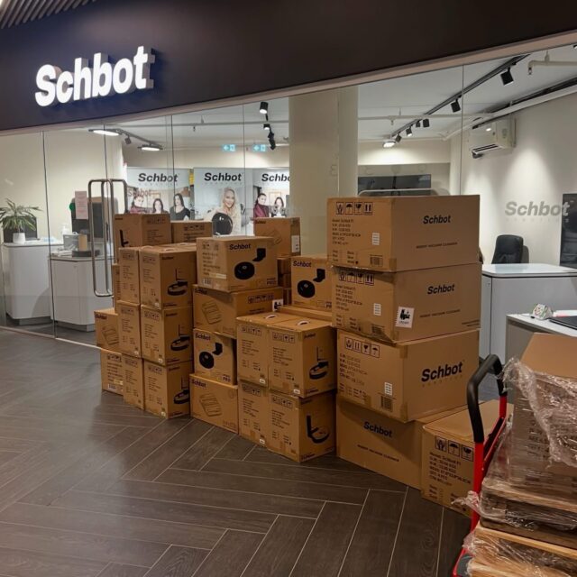 Kevad ja naistepäev on kohe käes ja inimesed juba soetavad koduabilisi! Kõige populaarsemad on hetkel aknapesurobotid ja pesemisfunktsiooniga robottolmuimejad 😍

Tule ja soeta endale ka: 
https://schbot.ee/e-pood/

#schbot