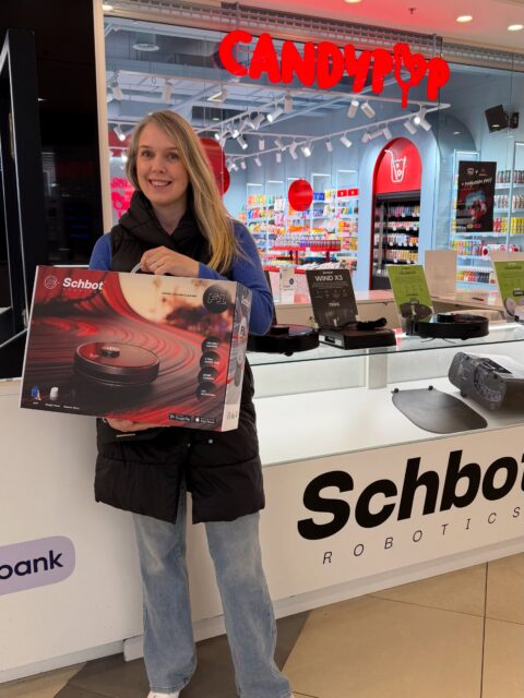 Emadepäeva loosivõitja käis auhinnal Kristiine Keskuse Schbotis järel! Palju palju õnne veelkord 💐
Roboti tahtjaid oli pea 10000 seega väga õnnelik võit ☺️
Kes soovib endale ka siis mega hea pakkumine meie veebis.
#schbot