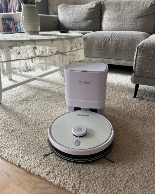 Võitja on Kairit Miina- Palju palju õnne. Võtke meiega ühendust.Üks Schboti jälgija saab tühjendusjaamaga superrobot Schbot F1 omanikuks juba ülehomme 😍🤩Osale lihtsalt suvises loosis ja võida ära ☺️Märgi parimad sõbrad ning jaga ja oledki kirjas 🤩https://schbot.ee/shop/robottolmuimejad/schbot-f1-valge-tyhjendusjaamaga/#schbot #kingitus