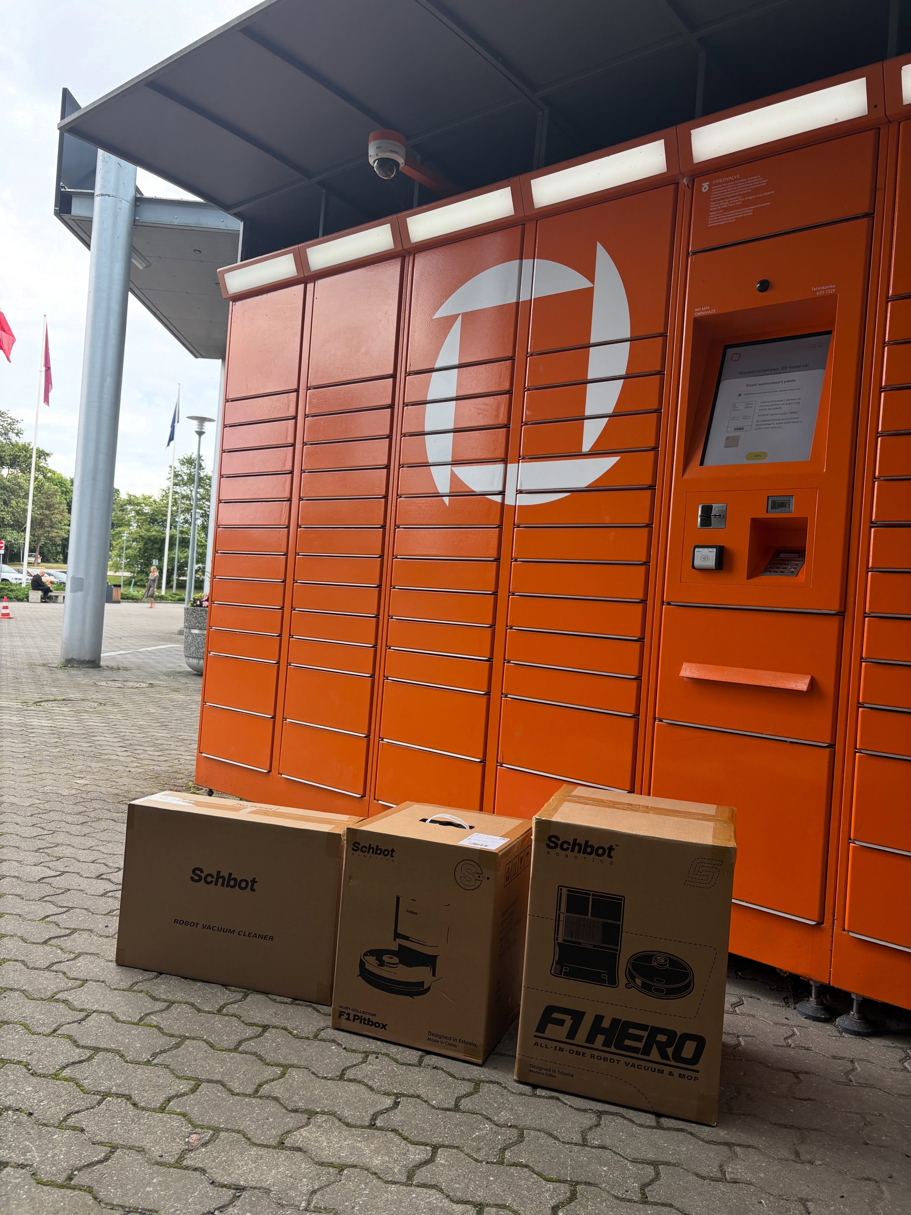 Korraga lähevad teele uue generatsiooni ja eelmise põlvkonna F1 mudelid. Hea kui Omniva kohe käepärast on 🦾🚚
Homsest ei pea enam koristamise peale mõtlema 🤩

#parimadrobotideestis #schbot #schbotf1pitbox #schbotf1hero